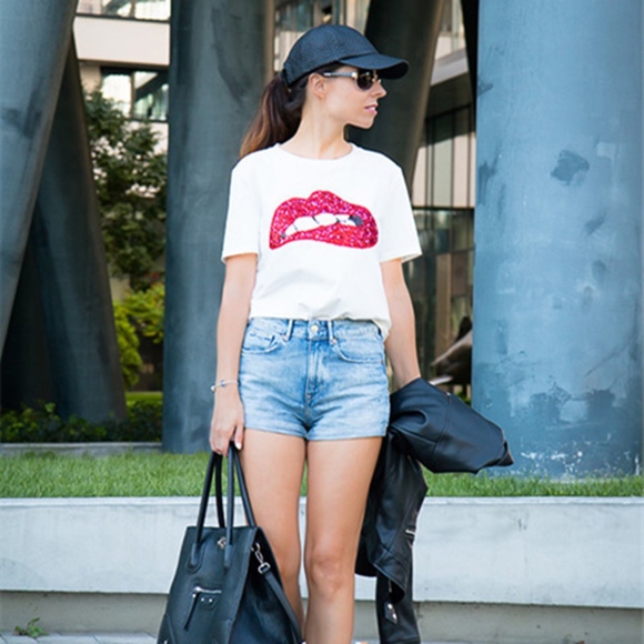 Sequin Red/Pink Lips White Tee Shirt Top Lip Bite - Picture 6 of 8
